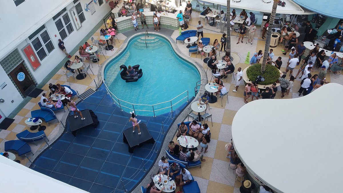 clevelander-06