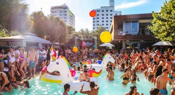 sls-pool-party-01